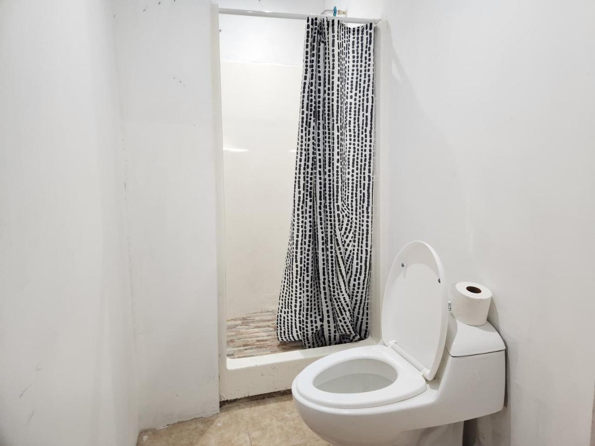 Wally World Inn Комаягуа Екстер'єр фото