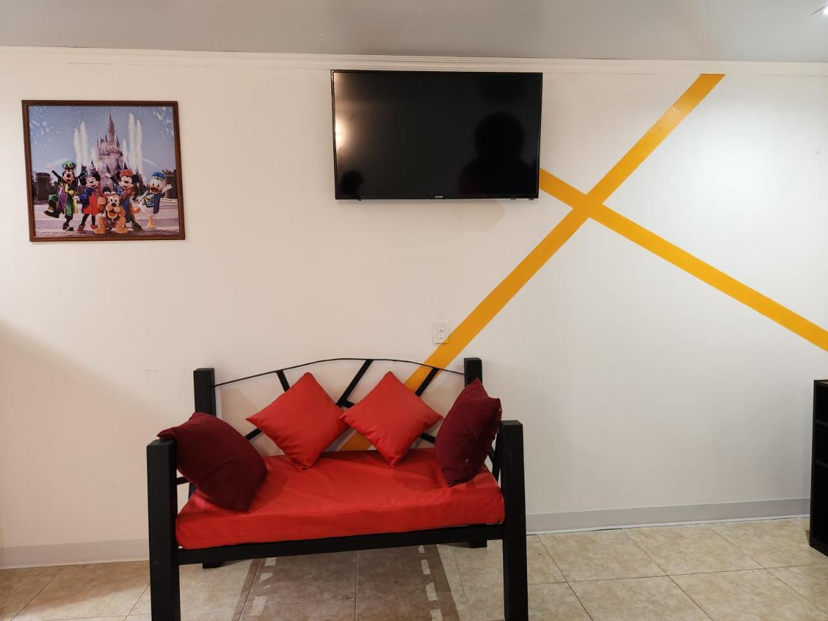 Wally World Inn Комаягуа Екстер'єр фото