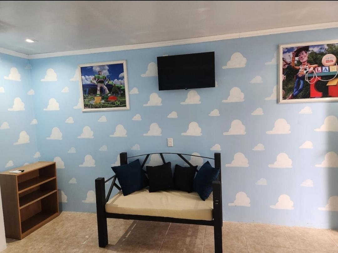 Wally World Inn Комаягуа Екстер'єр фото