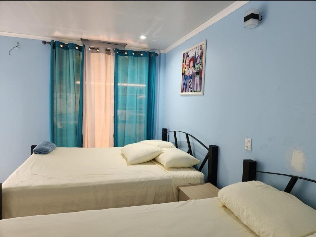 Wally World Inn Комаягуа Екстер'єр фото
